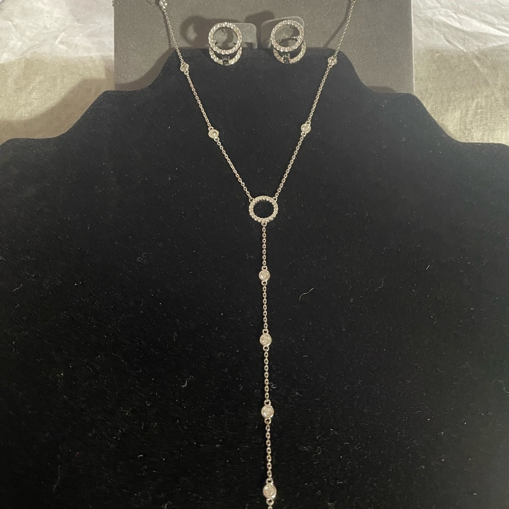 Jewelry w/aPurpose Elegant Silver Necklace and Earring Set